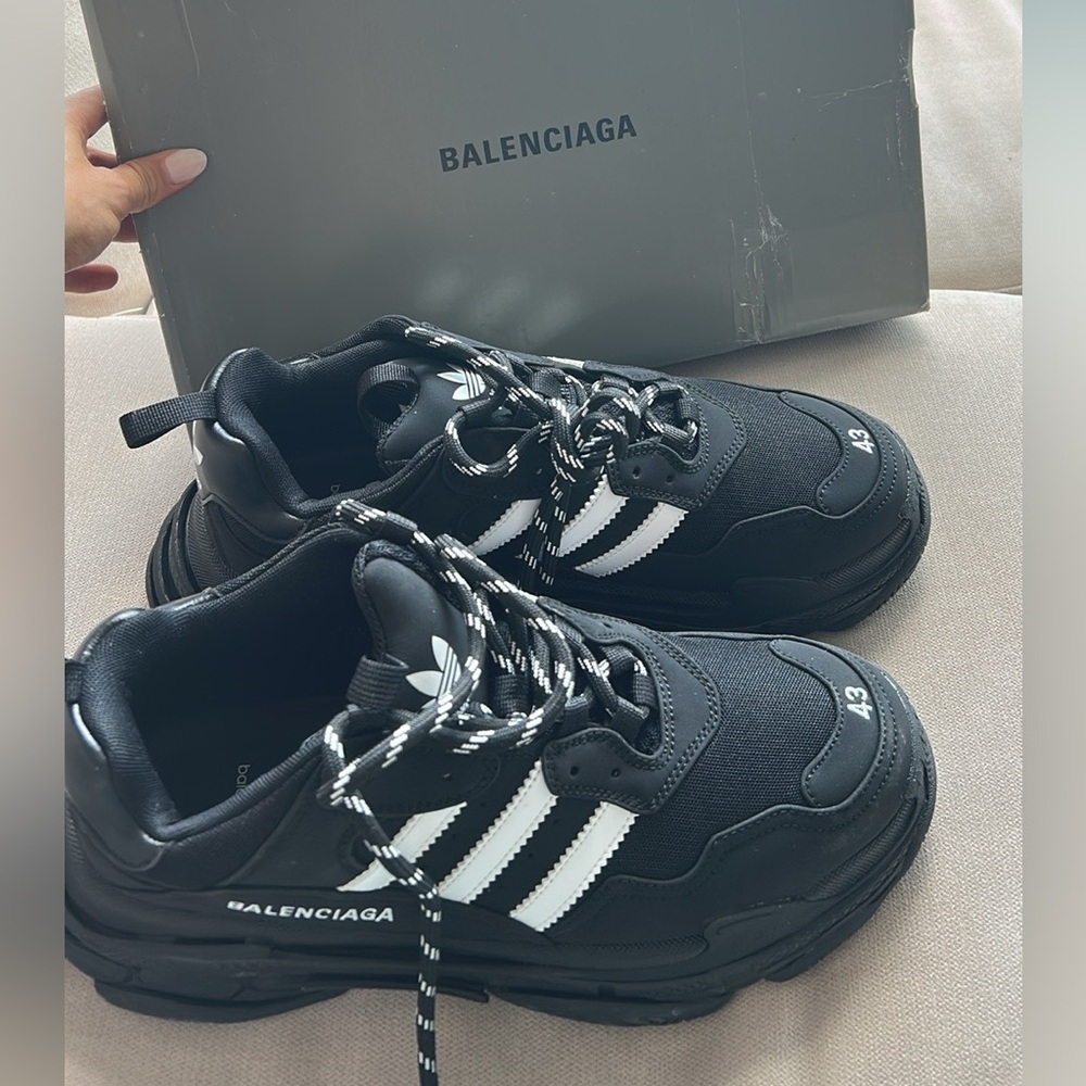 black high fashion sneakers